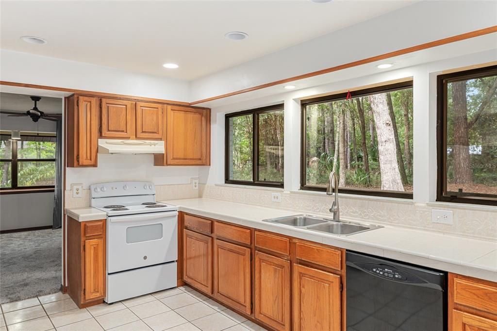 Active With Contract: $499,000 (4 beds, 2 baths, 2571 Square Feet)