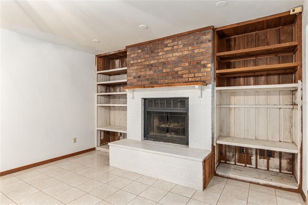 Active With Contract: $499,000 (4 beds, 2 baths, 2571 Square Feet)