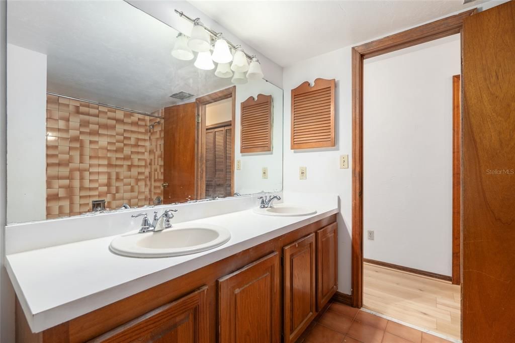 Active With Contract: $499,000 (4 beds, 2 baths, 2571 Square Feet)