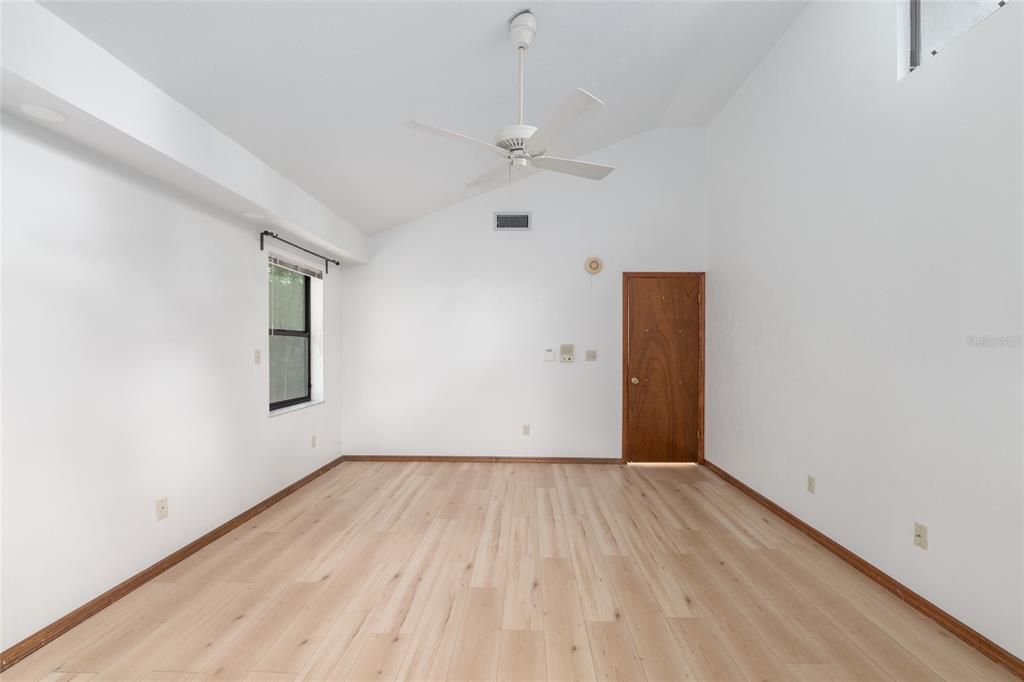 Active With Contract: $499,000 (4 beds, 2 baths, 2571 Square Feet)