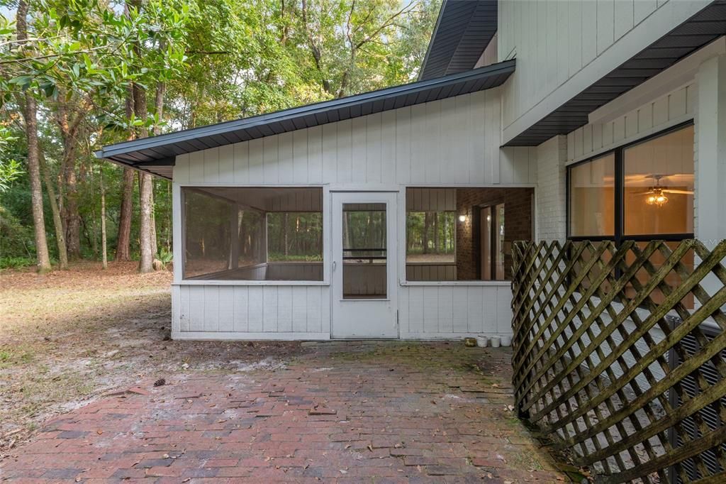 Active With Contract: $499,000 (4 beds, 2 baths, 2571 Square Feet)