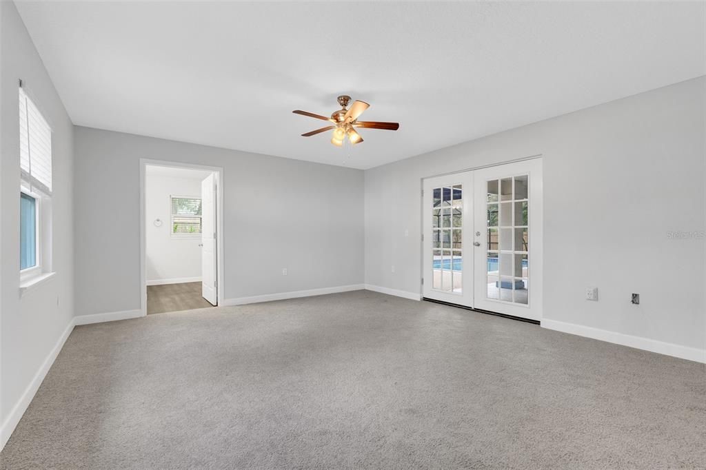 En Venta: $575,000 (5 camas, 3 baños, 2609 Pies cuadrados)