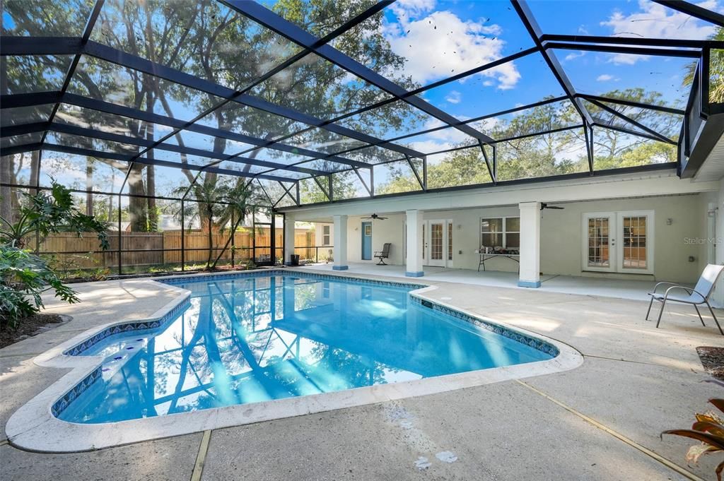 En Venta: $575,000 (5 camas, 3 baños, 2609 Pies cuadrados)