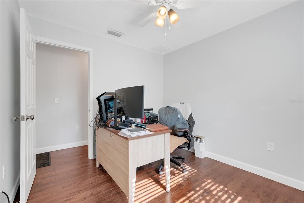 En Venta: $575,000 (5 camas, 3 baños, 2609 Pies cuadrados)