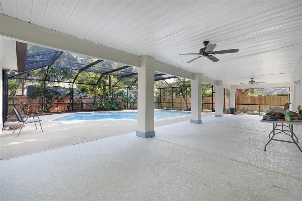 En Venta: $575,000 (5 camas, 3 baños, 2609 Pies cuadrados)