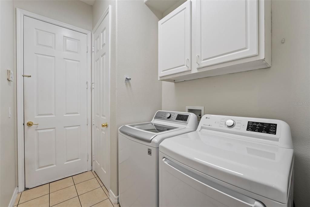 Activo con contrato: $2,995 (4 camas, 3 baños, 2278 Pies cuadrados)