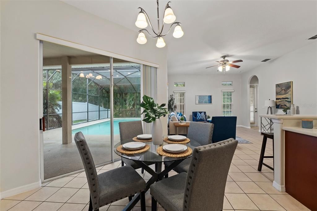 Activo con contrato: $2,995 (4 camas, 3 baños, 2278 Pies cuadrados)