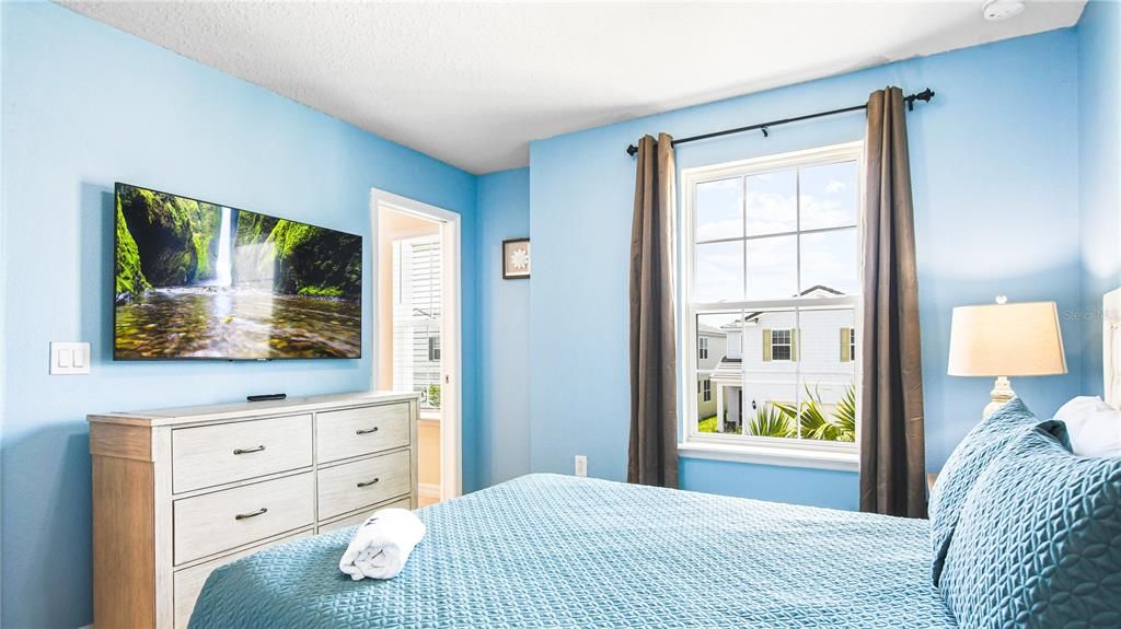 Active With Contract: $3,599 (7 beds, 5 baths, 3154 Square Feet)