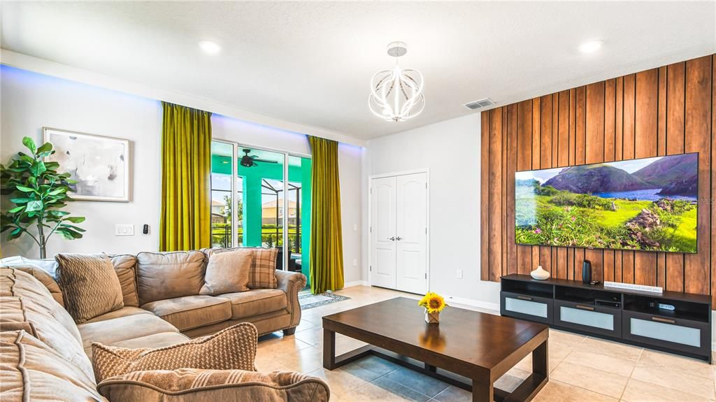 Active With Contract: $3,599 (7 beds, 5 baths, 3154 Square Feet)
