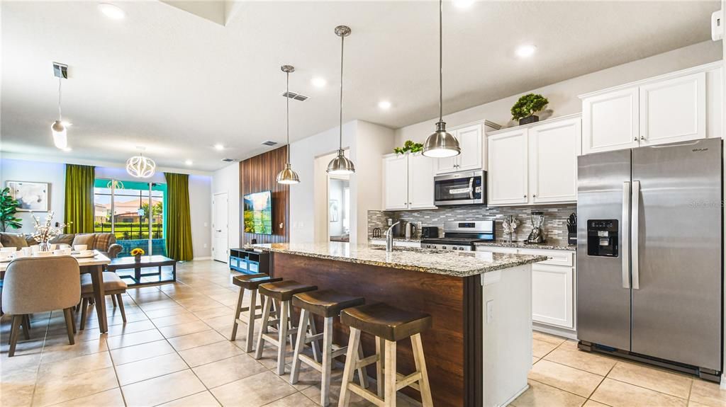 Active With Contract: $3,599 (7 beds, 5 baths, 3154 Square Feet)