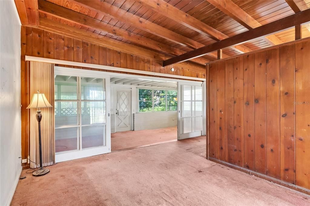 合同活跃: $450,000 (3 贝兹, 1 浴室, 1416 平方英尺)