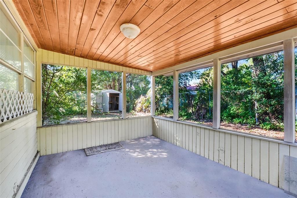 合同活跃: $450,000 (3 贝兹, 1 浴室, 1416 平方英尺)