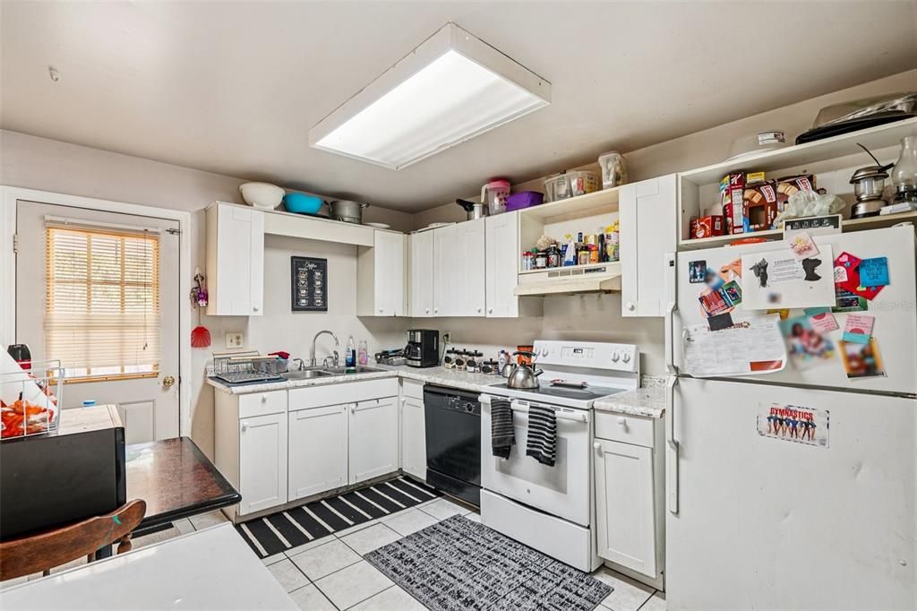 En Venta: $344,900 (4 camas, 0 baños, 1925 Pies cuadrados)