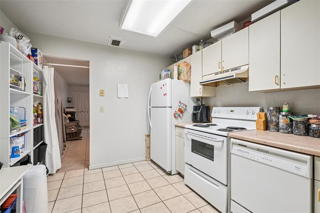 En Venta: $344,900 (4 camas, 0 baños, 1925 Pies cuadrados)