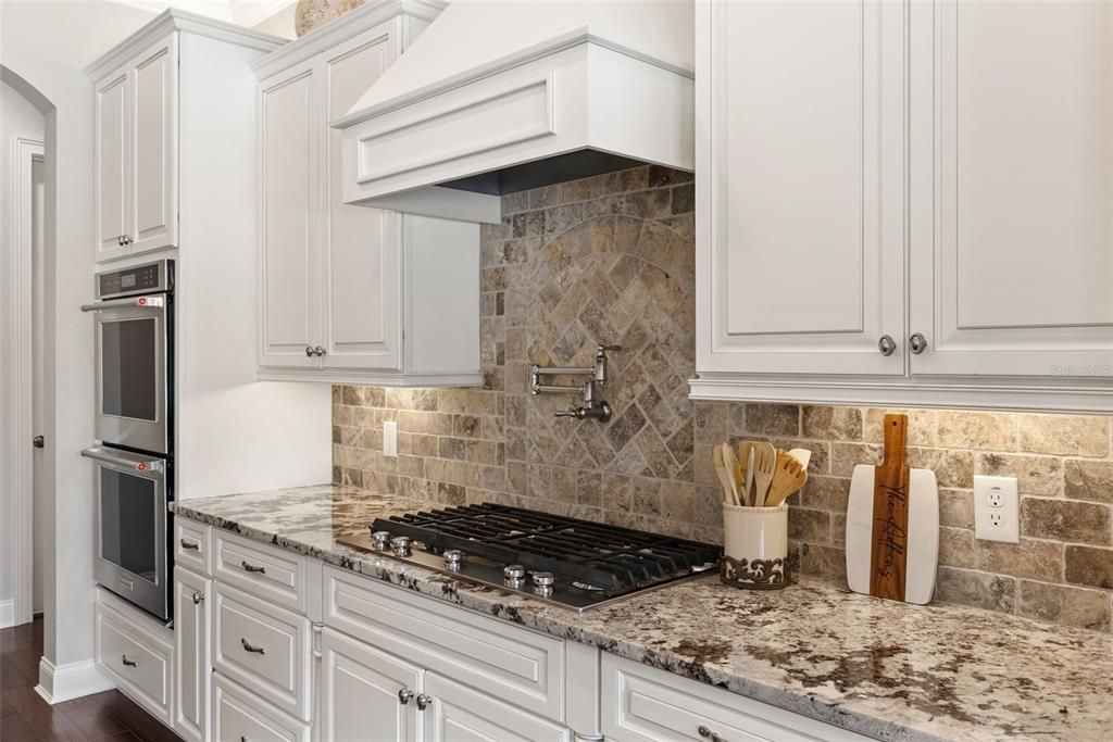 En Venta: $2,495,000 (6 camas, 5 baños, 5872 Pies cuadrados)