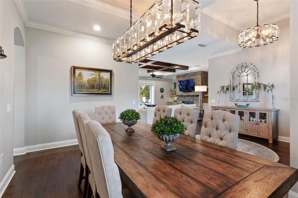 En Venta: $2,495,000 (6 camas, 5 baños, 5872 Pies cuadrados)