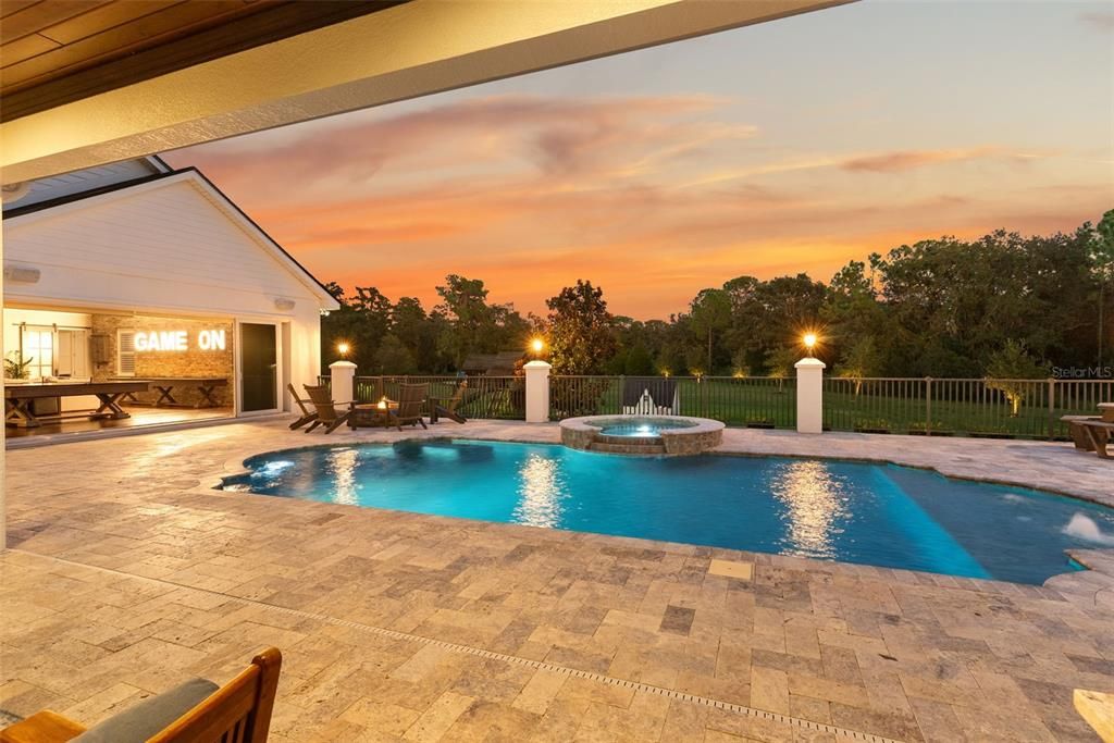 En Venta: $2,495,000 (6 camas, 5 baños, 5872 Pies cuadrados)