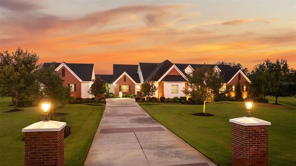 En Venta: $2,495,000 (6 camas, 5 baños, 5872 Pies cuadrados)