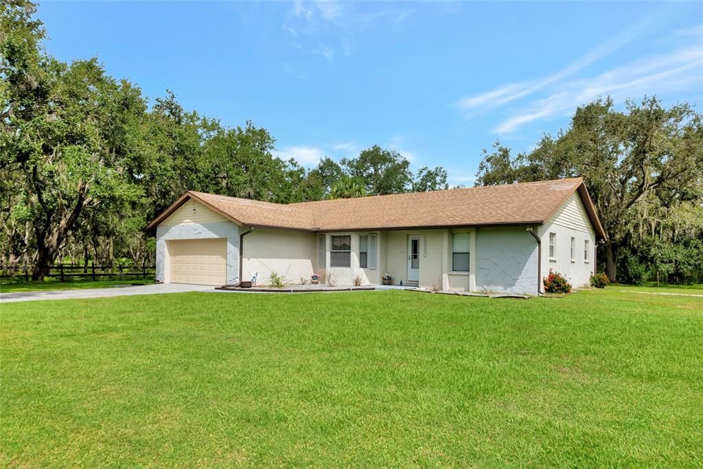 Active With Contract: $799,000 (3 beds, 2 baths, 1660 Square Feet)