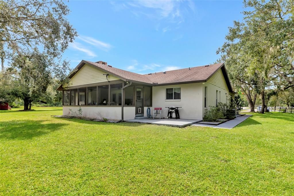 Active With Contract: $799,000 (3 beds, 2 baths, 1660 Square Feet)