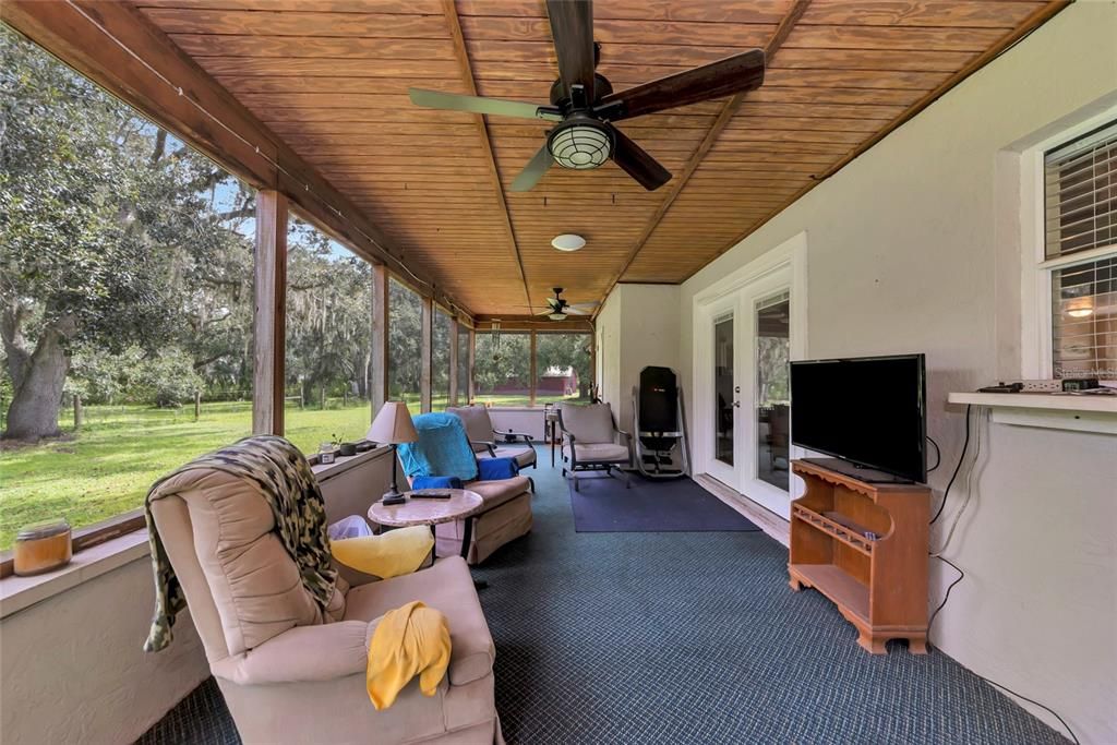 Active With Contract: $799,000 (3 beds, 2 baths, 1660 Square Feet)