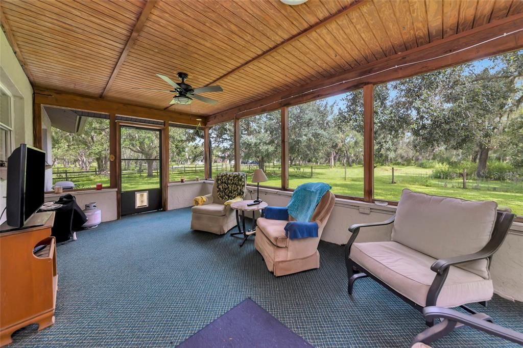 Active With Contract: $799,000 (3 beds, 2 baths, 1660 Square Feet)