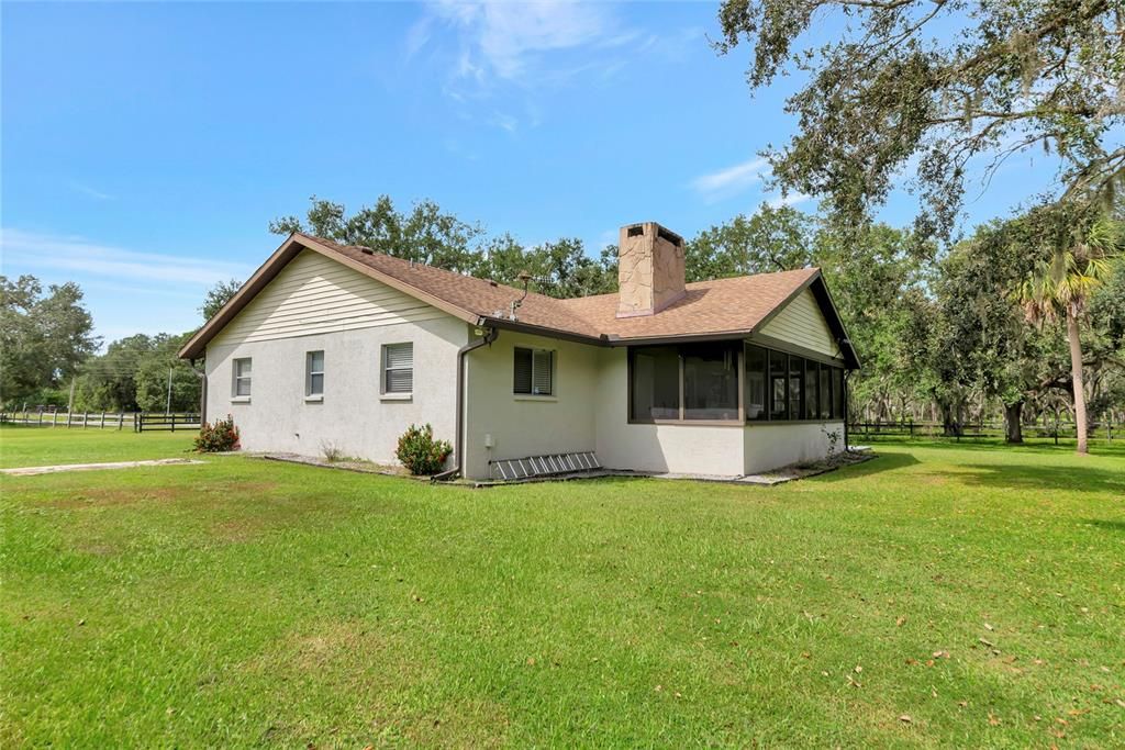 Active With Contract: $799,000 (3 beds, 2 baths, 1660 Square Feet)