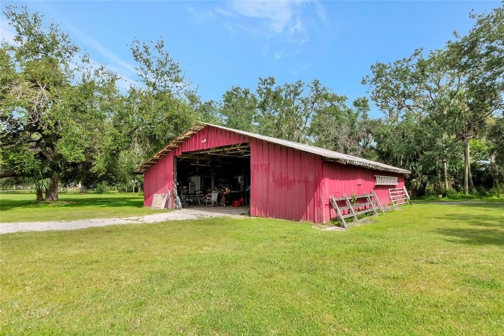 Active With Contract: $799,000 (3 beds, 2 baths, 1660 Square Feet)