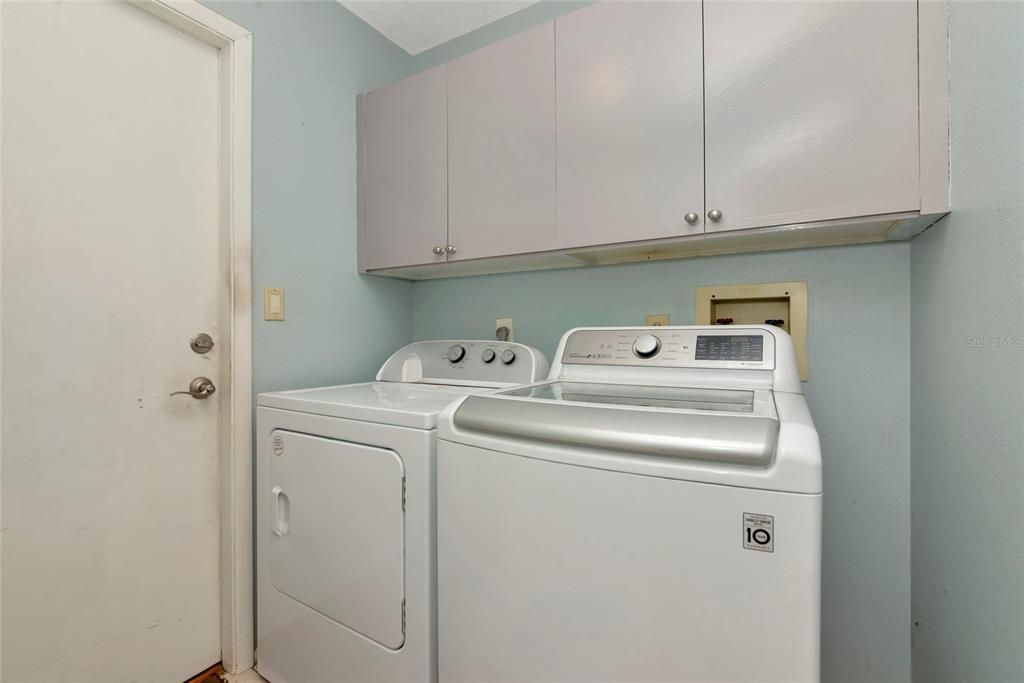 Active With Contract: $799,000 (3 beds, 2 baths, 1660 Square Feet)