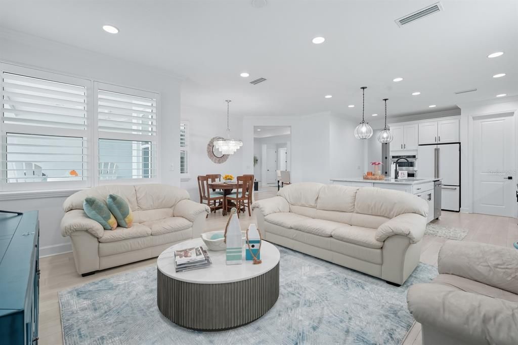 En Venta: $895,000 (3 camas, 3 baños, 2542 Pies cuadrados)