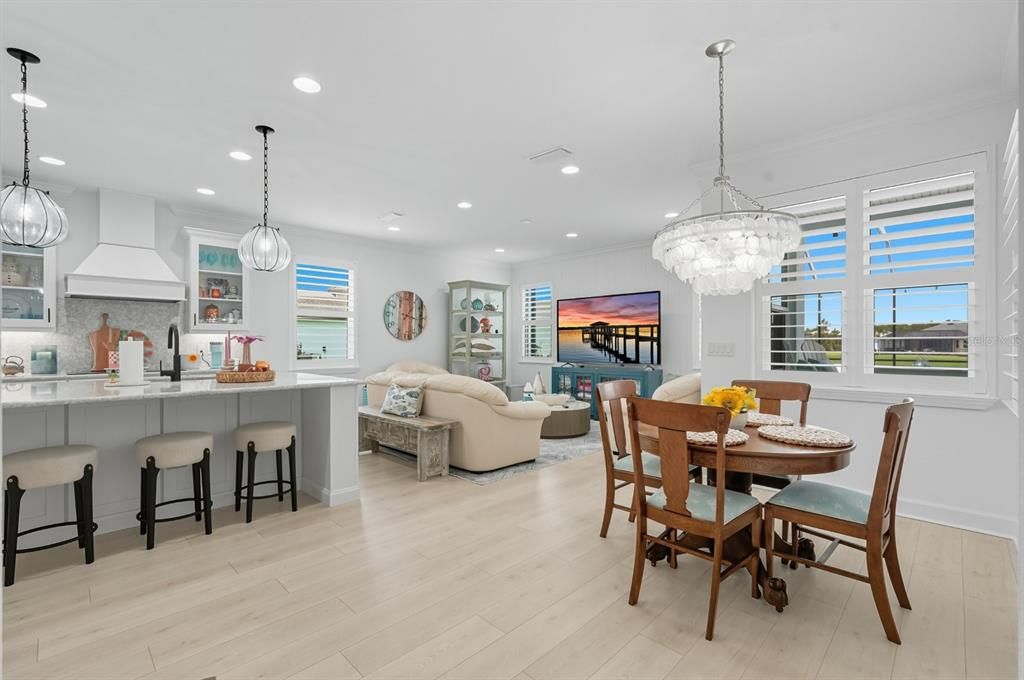 En Venta: $895,000 (3 camas, 3 baños, 2542 Pies cuadrados)