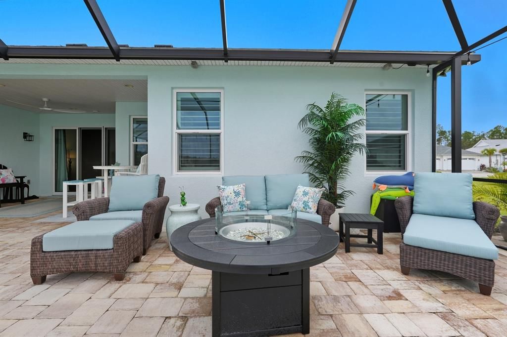 En Venta: $895,000 (3 camas, 3 baños, 2542 Pies cuadrados)