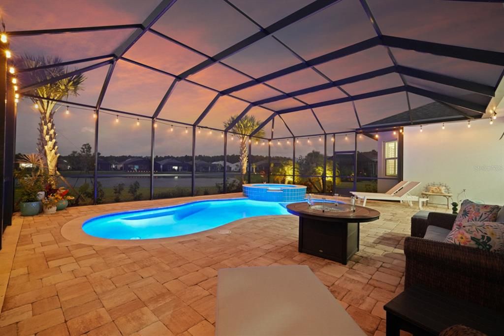 En Venta: $895,000 (3 camas, 3 baños, 2542 Pies cuadrados)