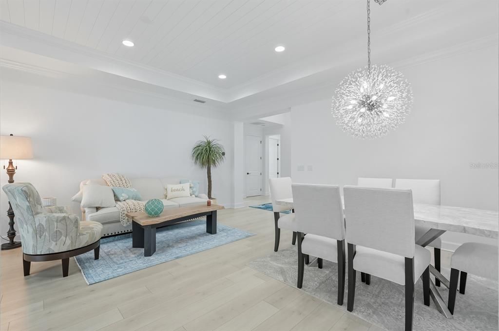 En Venta: $895,000 (3 camas, 3 baños, 2542 Pies cuadrados)