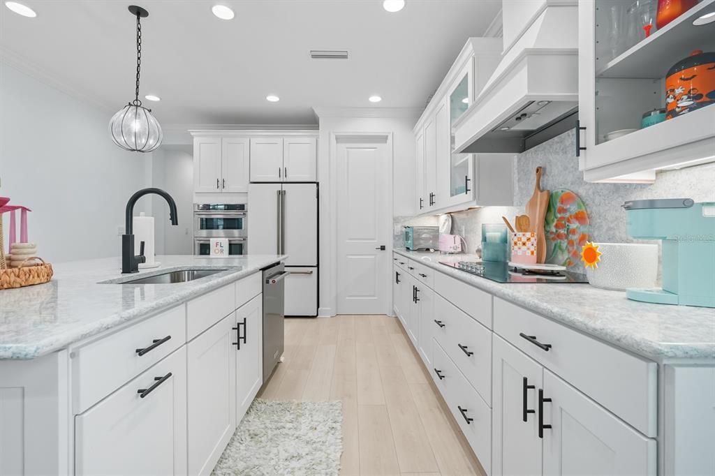 En Venta: $895,000 (3 camas, 3 baños, 2542 Pies cuadrados)