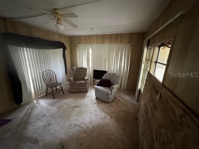 На продажу: $99,000 (2 спален, 1 ванн, 624 Квадратных фут)