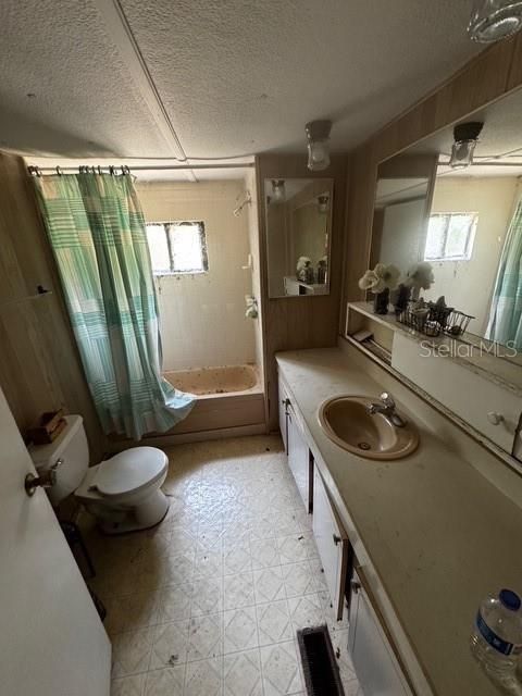 На продажу: $99,000 (2 спален, 1 ванн, 624 Квадратных фут)