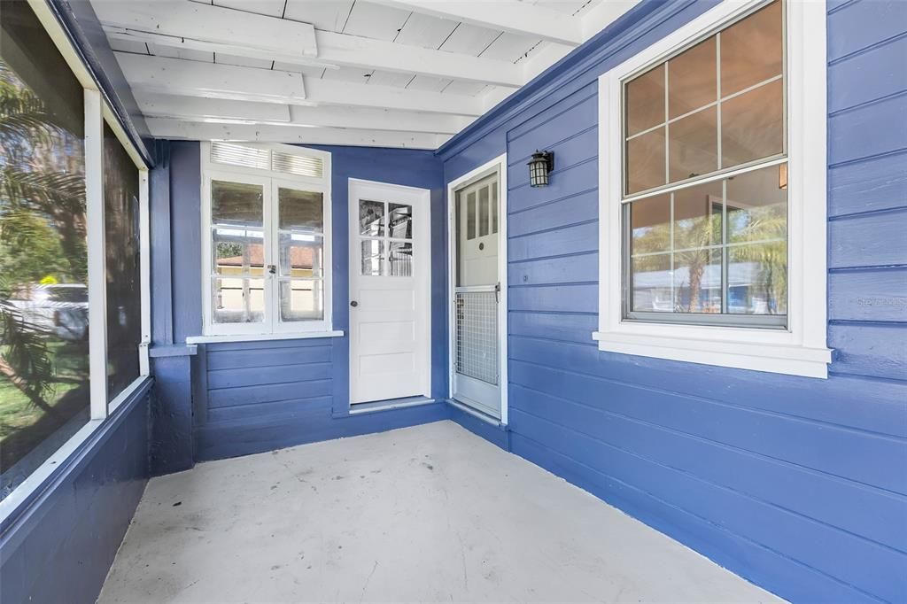 For Sale: $275,000 (2 beds, 1 baths, 1029 Square Feet)