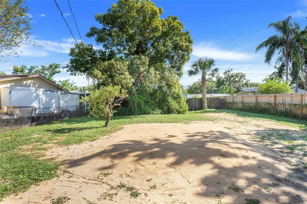 For Sale: $275,000 (2 beds, 1 baths, 1029 Square Feet)