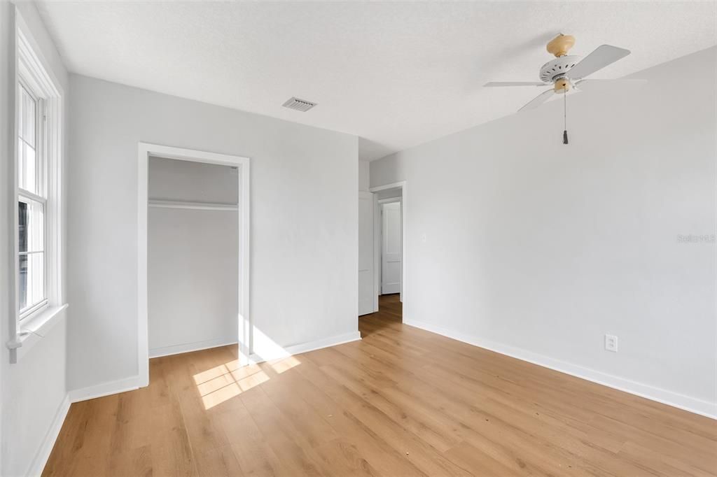 For Sale: $275,000 (2 beds, 1 baths, 1029 Square Feet)