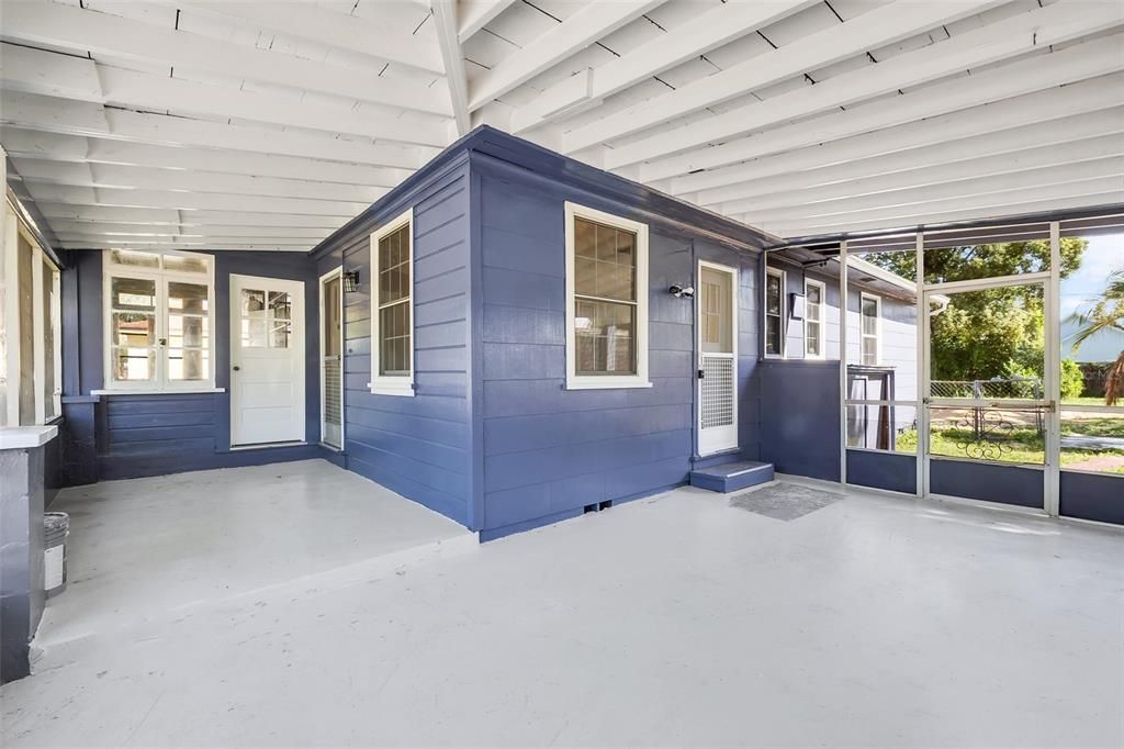 For Sale: $275,000 (2 beds, 1 baths, 1029 Square Feet)