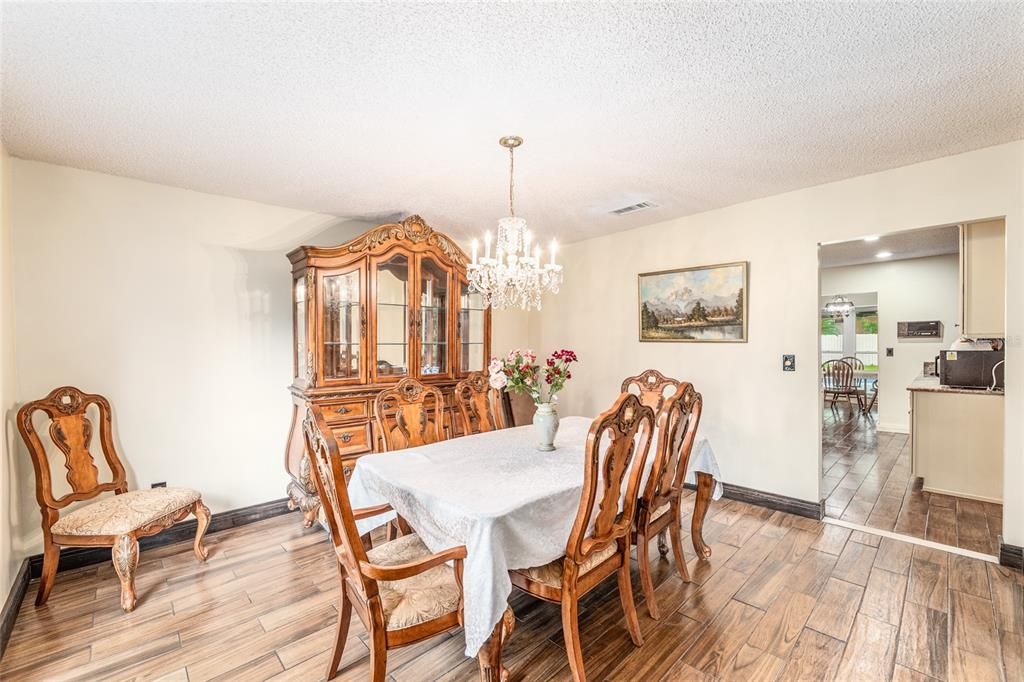 For Sale: $519,900 (4 beds, 3 baths, 2874 Square Feet)