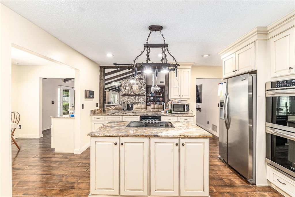 For Sale: $519,900 (4 beds, 3 baths, 2874 Square Feet)