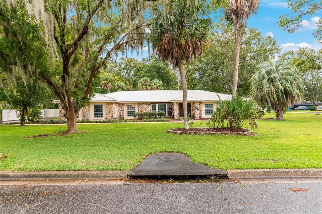 For Sale: $519,900 (4 beds, 3 baths, 2874 Square Feet)