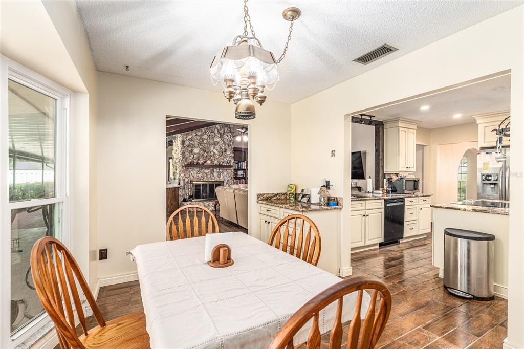 For Sale: $519,900 (4 beds, 3 baths, 2874 Square Feet)