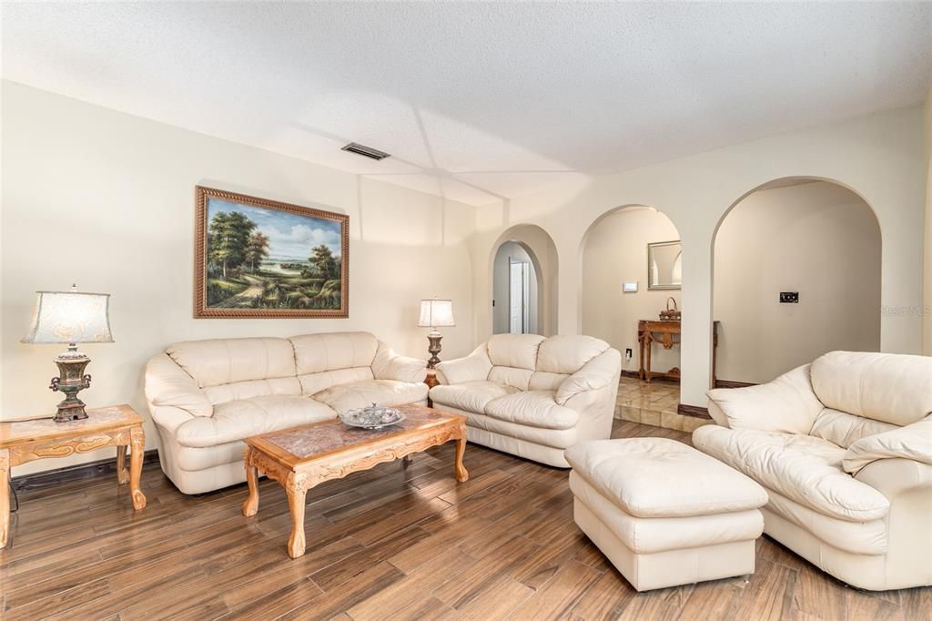 For Sale: $519,900 (4 beds, 3 baths, 2874 Square Feet)