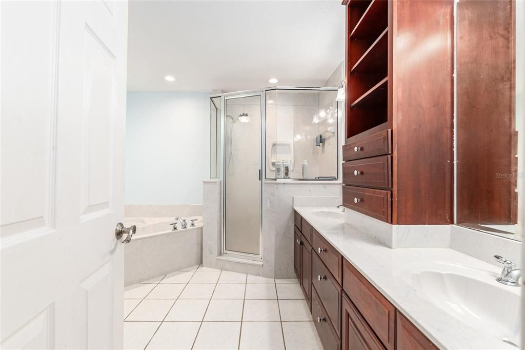 For Sale: $519,900 (4 beds, 3 baths, 2874 Square Feet)