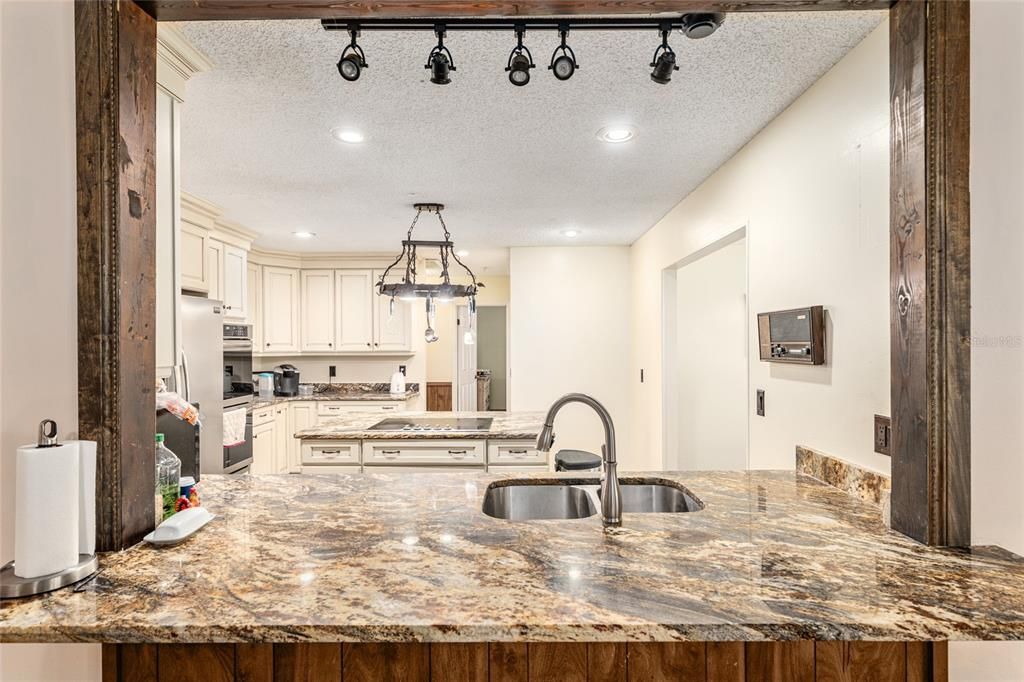 For Sale: $519,900 (4 beds, 3 baths, 2874 Square Feet)