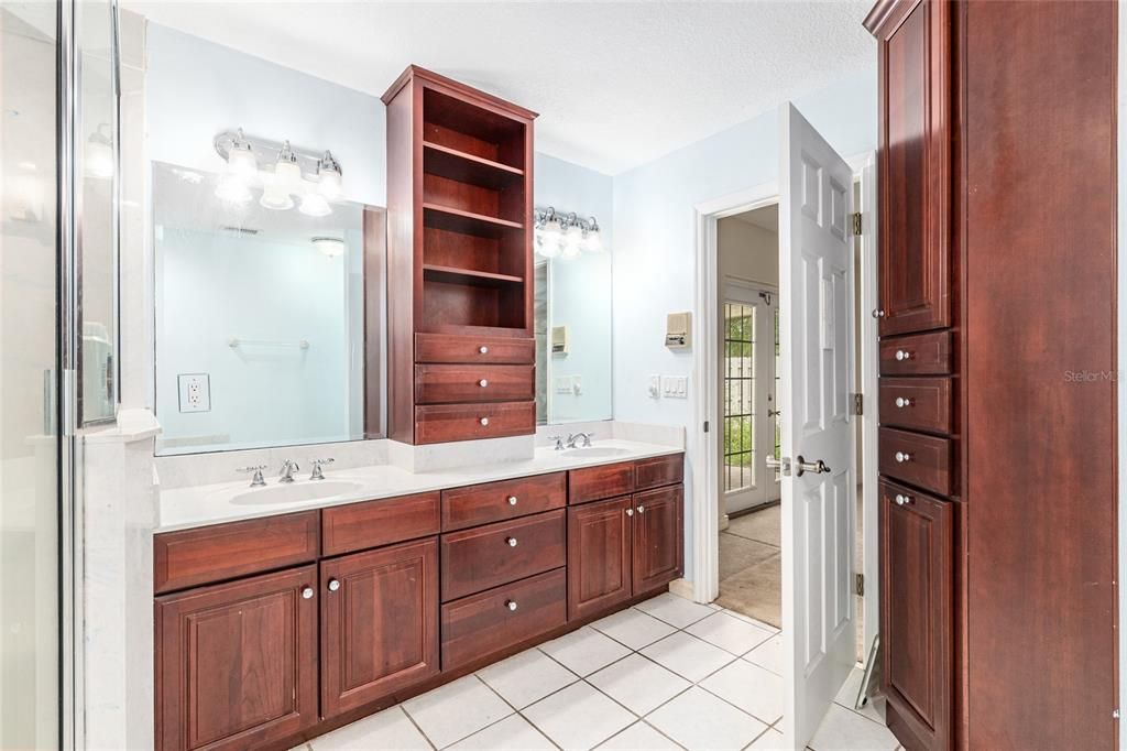 For Sale: $519,900 (4 beds, 3 baths, 2874 Square Feet)