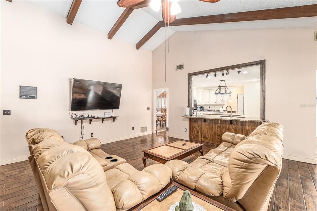 For Sale: $519,900 (4 beds, 3 baths, 2874 Square Feet)